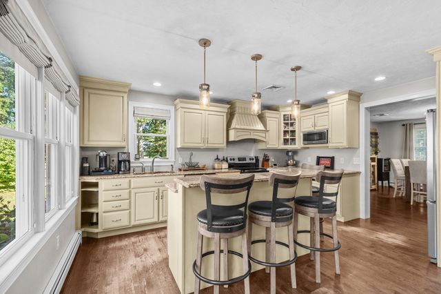 91-B Tremont St, Carver, MA 02330