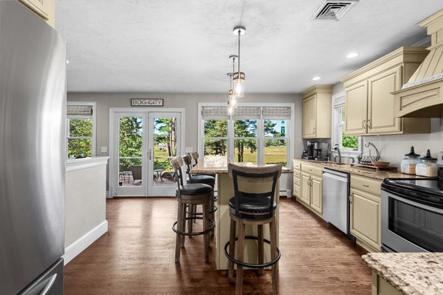 91-B Tremont St, Carver, MA 02330