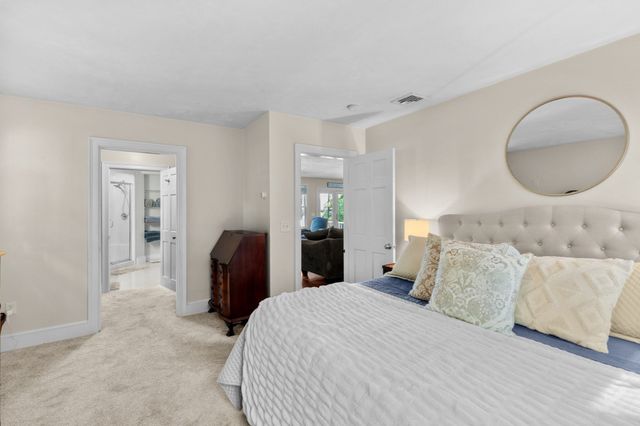 91-B Tremont St, Carver, MA 02330