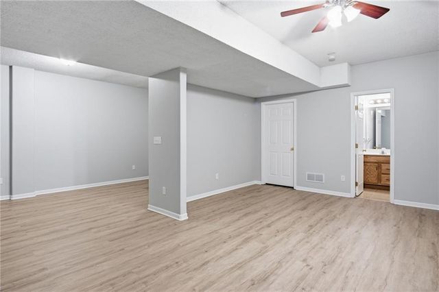 3939 Highland Avenue, Kansas City, MO 64110