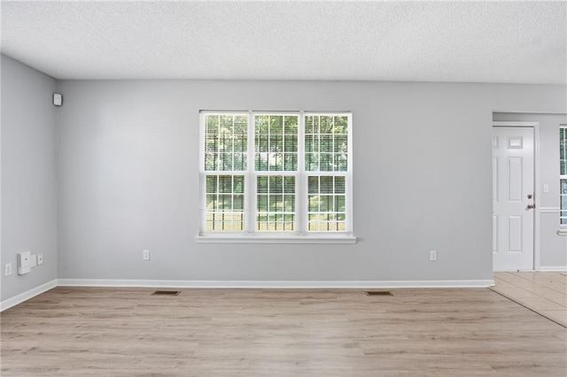 3939 Highland Avenue, Kansas City, MO 64110