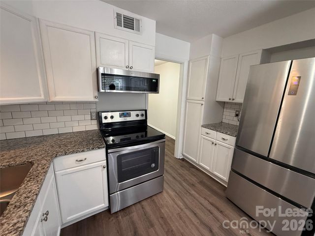4605 Hedgemore Drive, Charlotte, NC 28209