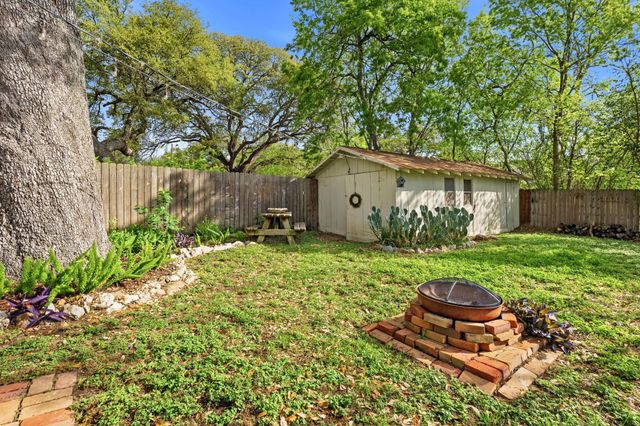 410 Cibilo ST, Lockhart, TX 78644