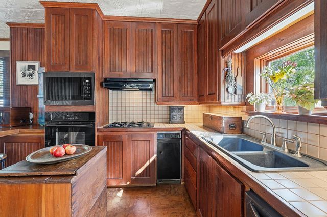 410 Cibilo ST, Lockhart, TX 78644