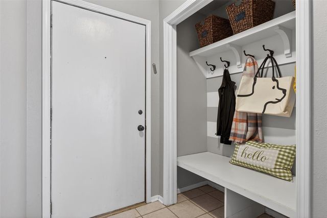 827 Lancaster Drive, Yukon, OK 73099