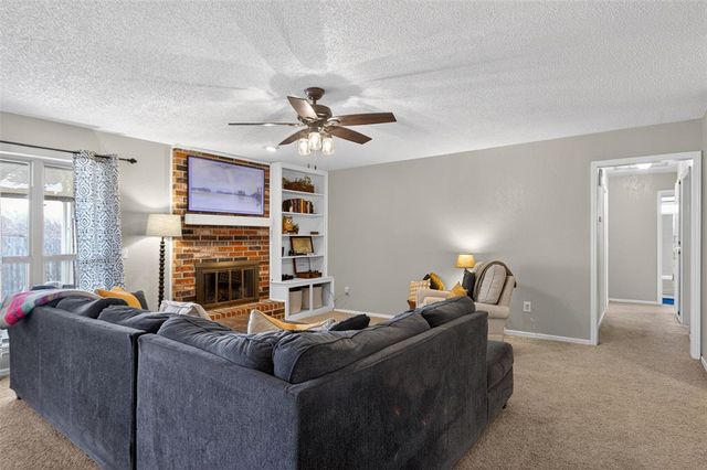 827 Lancaster Drive, Yukon, OK 73099