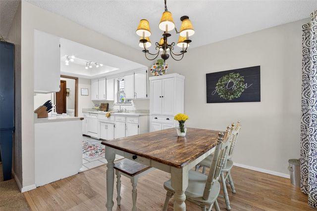 827 Lancaster Drive, Yukon, OK 73099