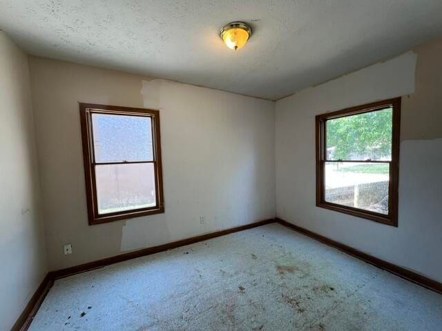 3903 AVENUE C, Council Bluffs, IA 51501