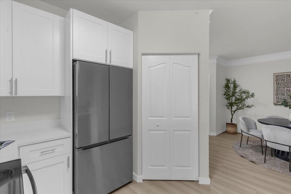 Image 11 of property listing at 4207 S DALE MABRY HIGHWAY 1210, Tampa, FL 33611