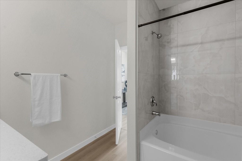 Image 17 of property listing at 4207 S DALE MABRY HIGHWAY 1210, Tampa, FL 33611
