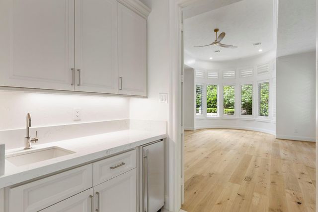 14 N Palmiera Circle, The Woodlands, TX 77382