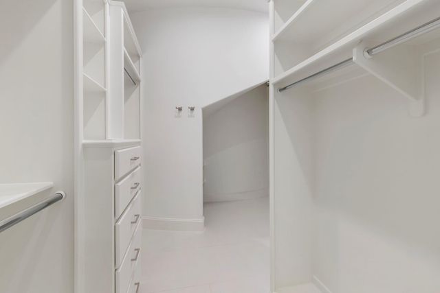 14 N Palmiera Circle, The Woodlands, TX 77382