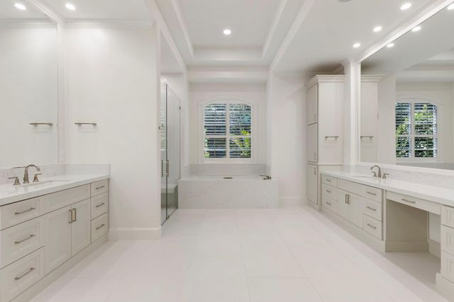 14 N Palmiera Circle, The Woodlands, TX 77382