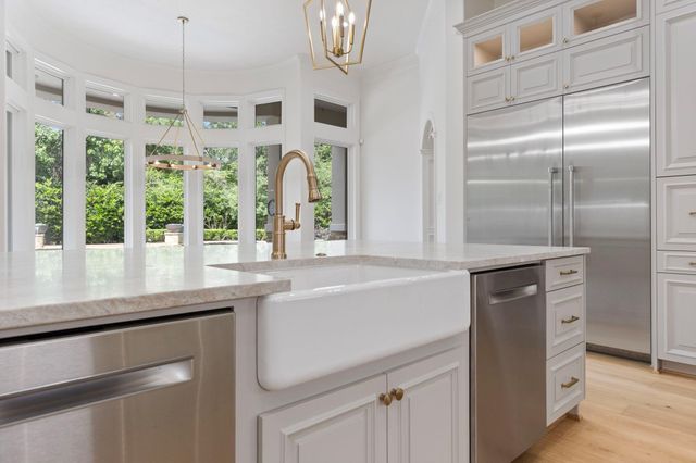 14 N Palmiera Circle, The Woodlands, TX 77382