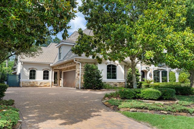 14 N Palmiera Circle, The Woodlands, TX 77382