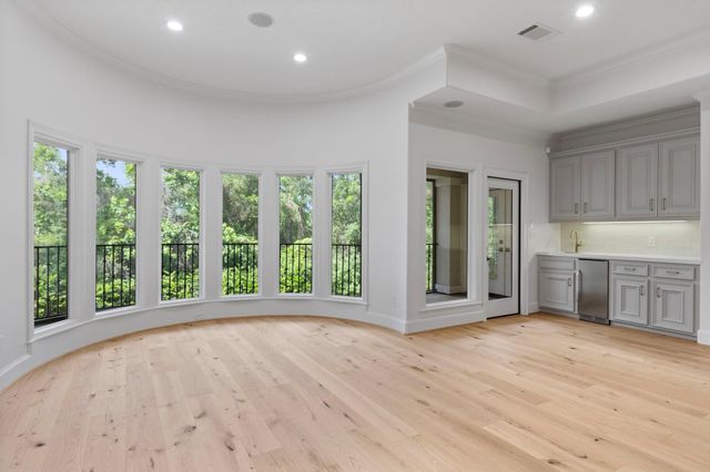 14 N Palmiera Circle, The Woodlands, TX 77382