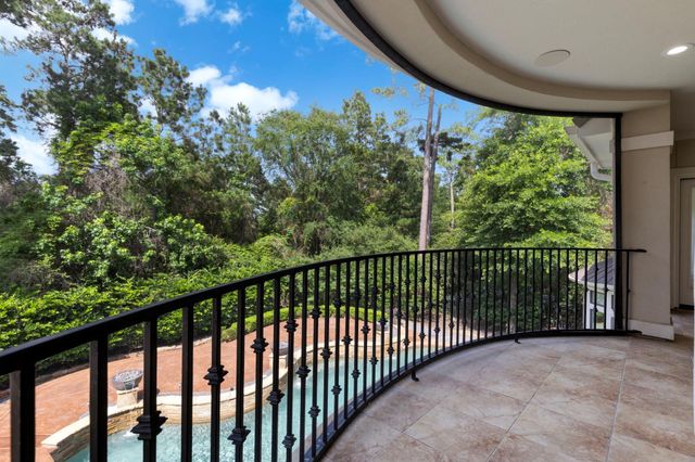 14 N Palmiera Circle, The Woodlands, TX 77382