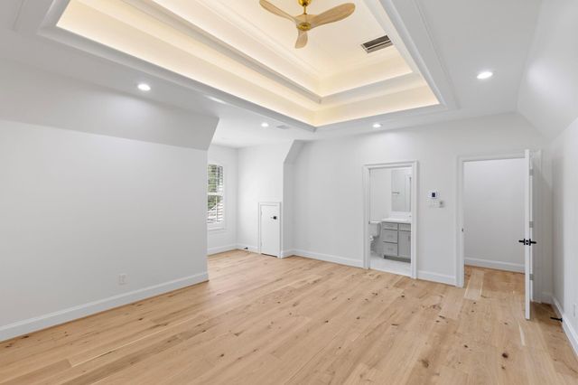 14 N Palmiera Circle, The Woodlands, TX 77382