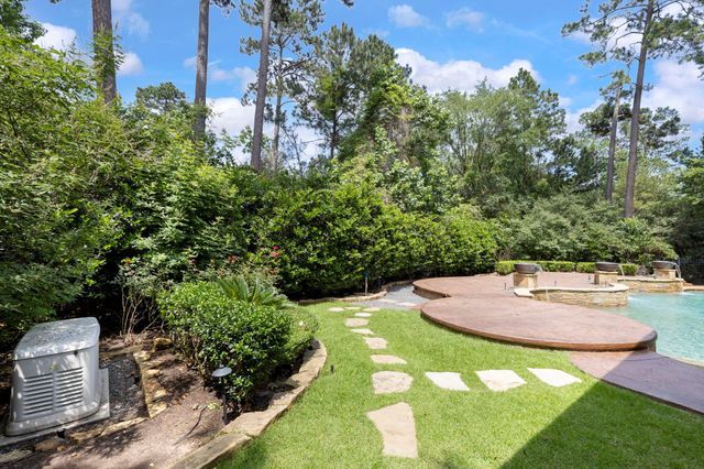 14 N Palmiera Circle, The Woodlands, TX 77382