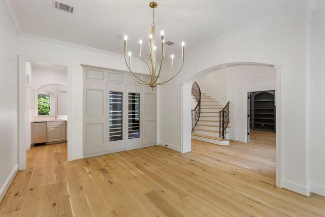 14 N Palmiera Circle, The Woodlands, TX 77382