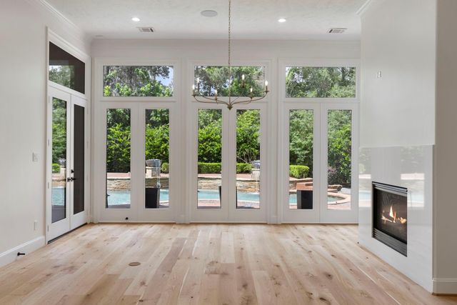 14 N Palmiera Circle, The Woodlands, TX 77382