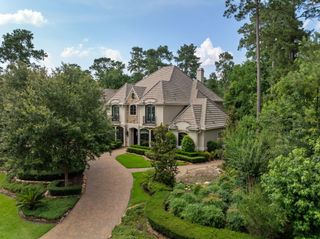 14 N Palmiera Circle, The Woodlands, TX 77382