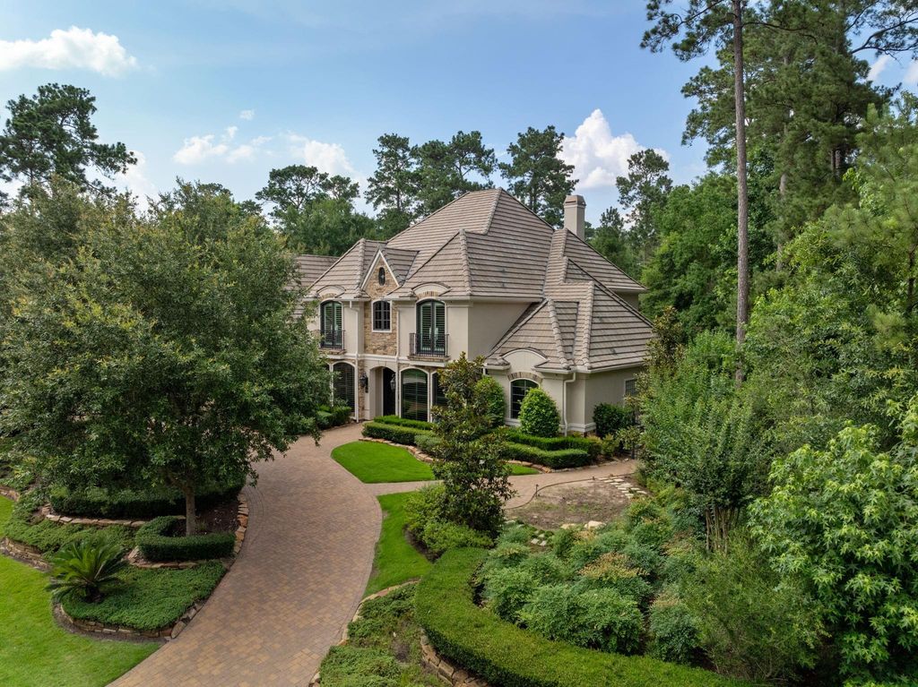14 N Palmiera Circle, The Woodlands, TX 77382
