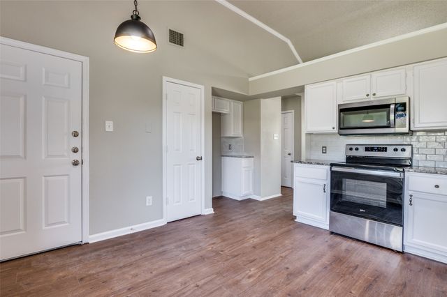 1113 Harvest Hill Lane, Lancaster, TX 75146