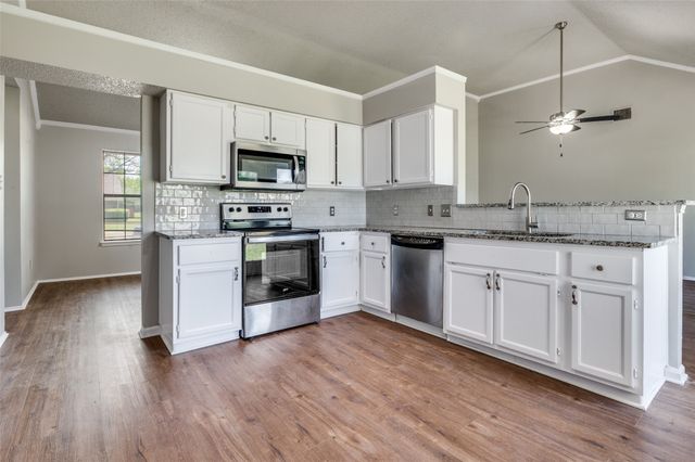 1113 Harvest Hill Lane, Lancaster, TX 75146