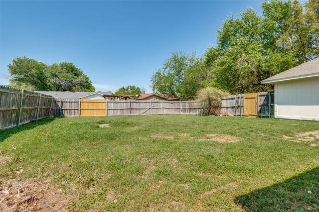 1113 Harvest Hill Lane, Lancaster, TX 75146