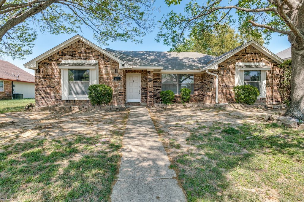 1113 Harvest Hill Lane, Lancaster, TX 75146