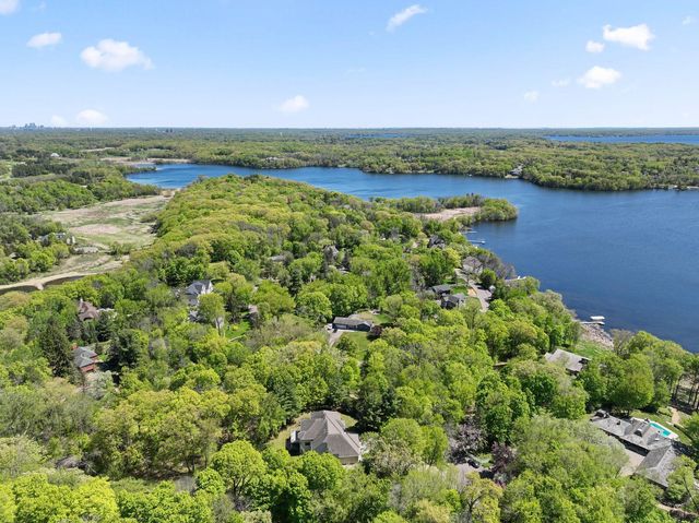 1650 N Farm Road, Long Lake, MN 55356