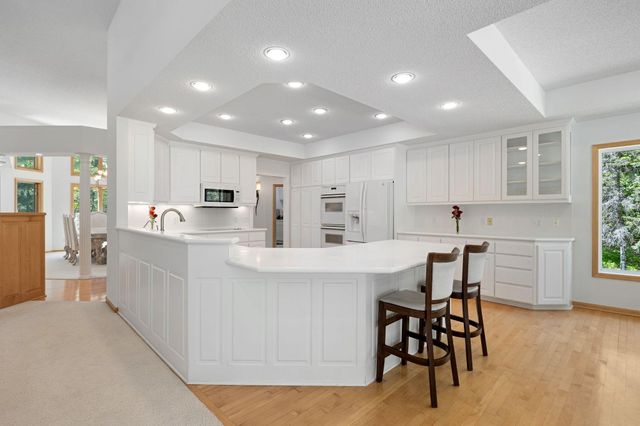 1650 N Farm Road, Long Lake, MN 55356