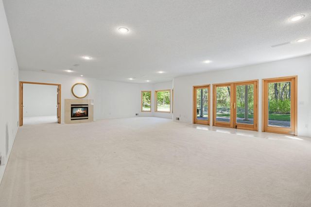 1650 N Farm Road, Long Lake, MN 55356