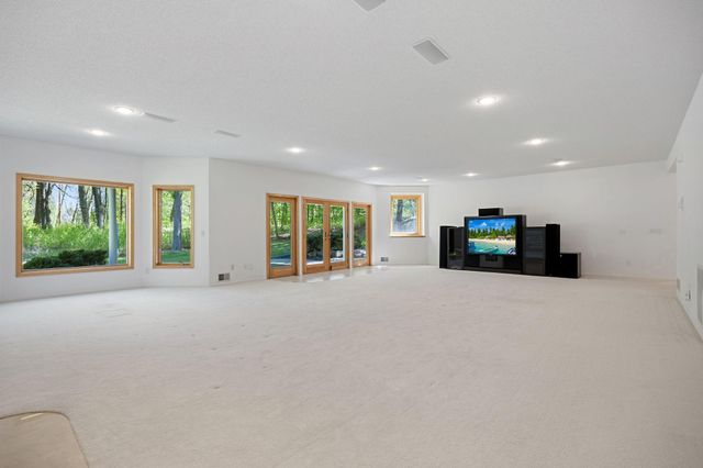 1650 N Farm Road, Long Lake, MN 55356