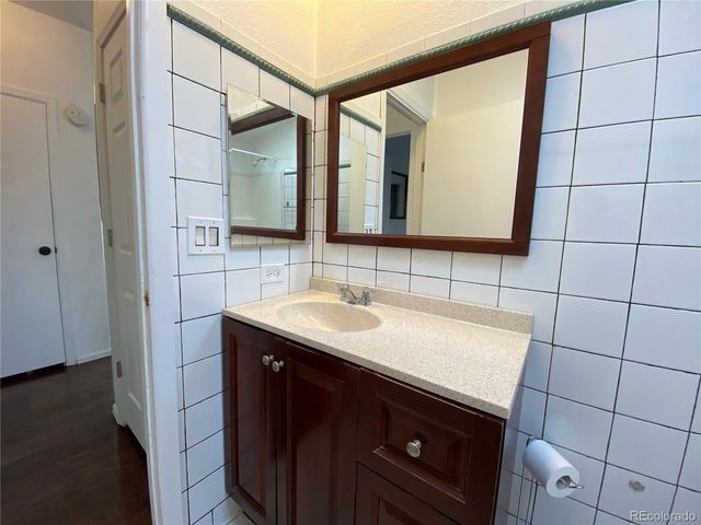 611 W 4th Ave, Denver, CO 80223