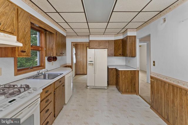 1857 SPRUCE ST, Hamilton, NJ 08610