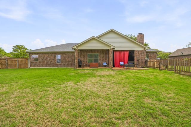 104 Canter Lane Drive, Stephenville, TX 76401