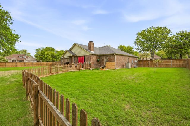 104 Canter Lane Drive, Stephenville, TX 76401
