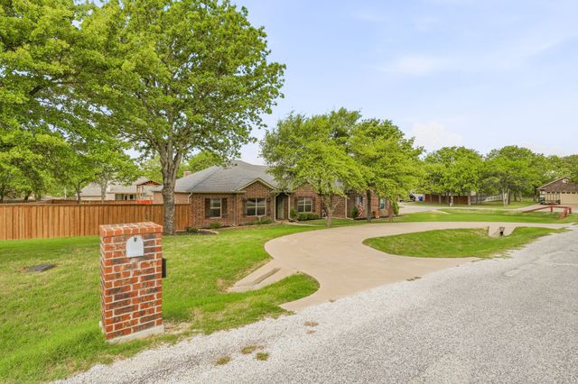 104 Canter Lane Drive, Stephenville, TX 76401