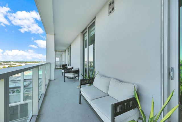 2000 Metropica Way 801, Sunrise, FL 33323