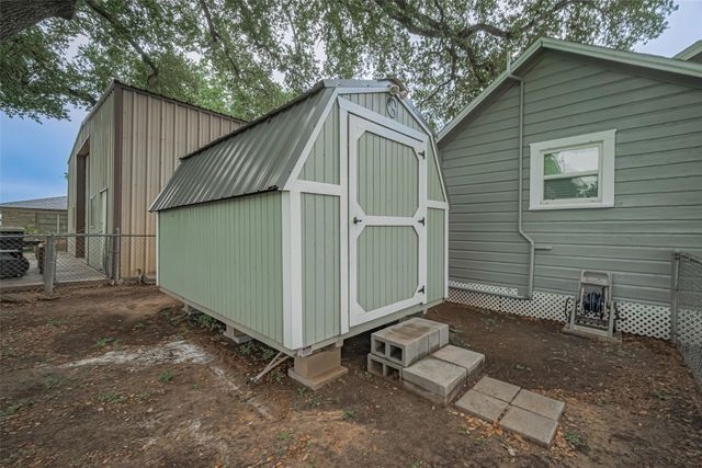 317 Milburn Street, Wharton, TX 77488