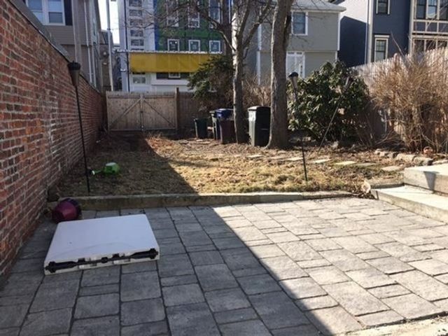 223 W 2nd St, Boston, MA 02127
