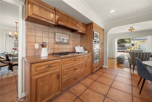 907 Harmony Lane, Fullerton, CA 92831