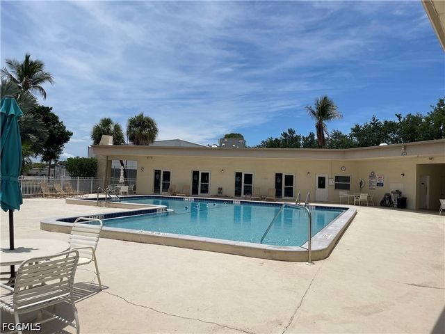 2079 Barkeley LN 19, Fort Myers, FL 33907