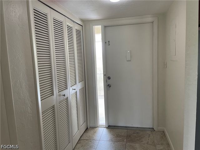 2079 Barkeley LN 19, Fort Myers, FL 33907