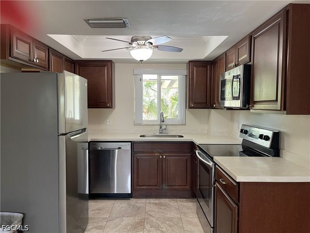 2079 Barkeley LN 19, Fort Myers, FL 33907