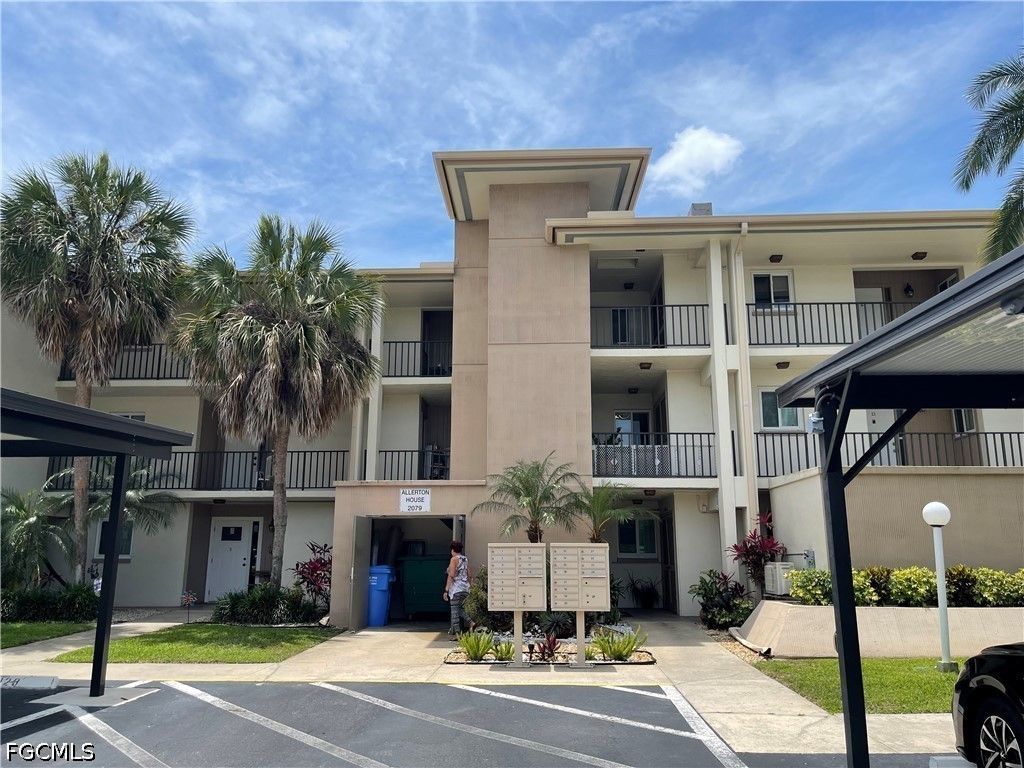 2079 Barkeley LN 19, Fort Myers, FL 33907