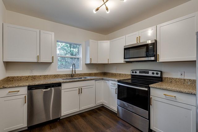 22 Ridgeland Circle, Rossville, GA 30741