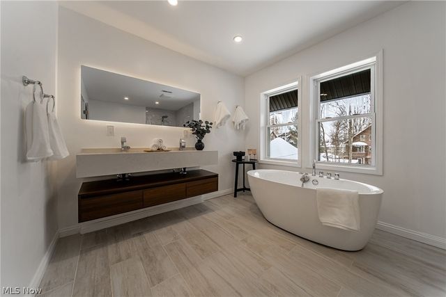 2124 Lamberton Road, Cleveland Heights, OH 44118